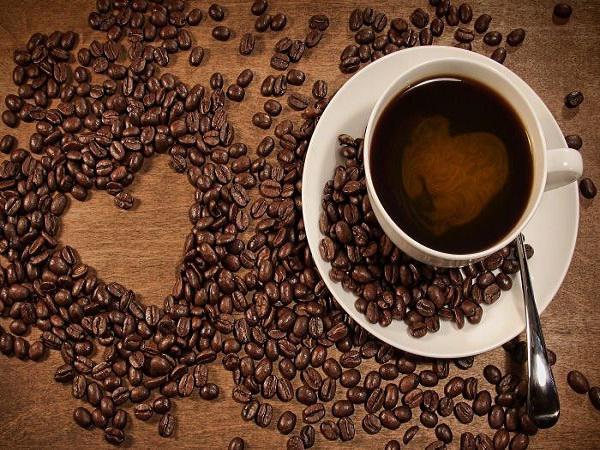 خواص قهوه پر کافئین برای افراد مختلف چیست؟