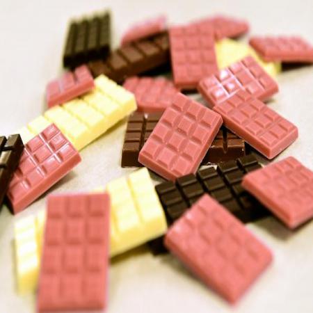 پخش عمده شکلات تخته ای رنگی در بازار